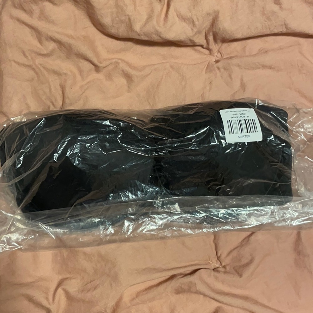 *ACTUAL SIZE 50 DD*    Microfiber lightly lined full coverage bra.